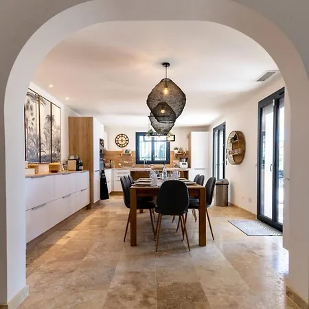 Vila Margot Stunning Pool 500 M