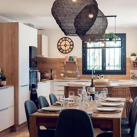 Margot Stunning Pool 500 M *